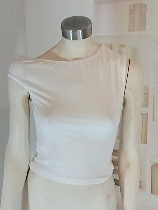 SHEIN Tops - SHEIN White Sleeveless Boatneck Crop Top